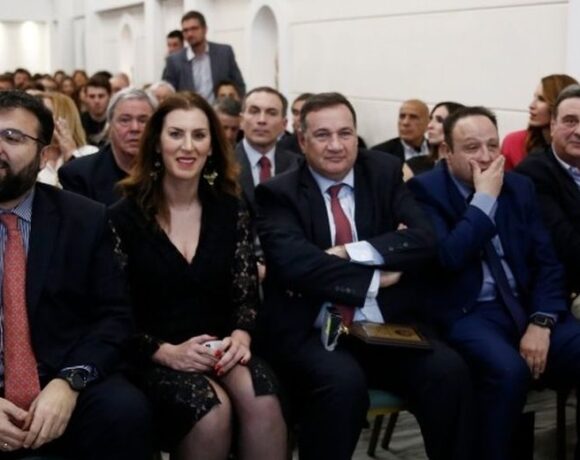 Κοζομπόλη βγάζει μπροστά ο Διαθεσόπουλος