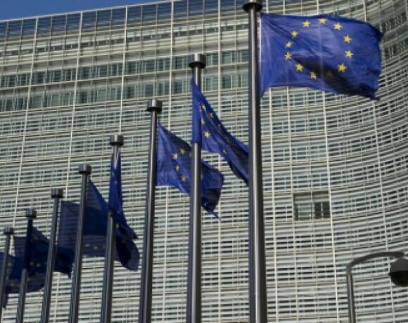 Κομισιόν: Εγκρίθηκαν σε χρόνο ρεκόρ μέτρα στήριξης για την Ελλάδα 1,14 δισ