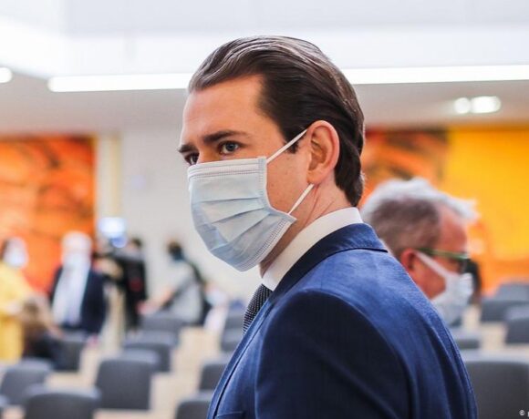 Κοροναϊός – Αυστρία : Μόνον με τεστ η είσοδος στη χώρα από 32 περιοχές κινδύνου