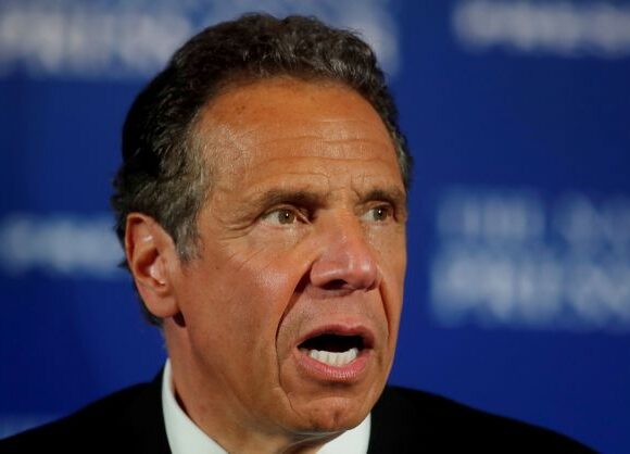 Κουόμο κατά Τραμπ: Μην είστε συνωμότης του κοροναϊού