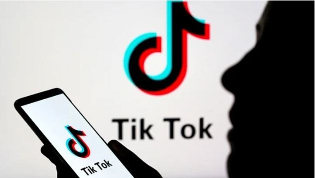 «Κόκκινο πανί» το Tiktok για τις ΗΠΑ – Εξετάζουν την απαγόρευσή του