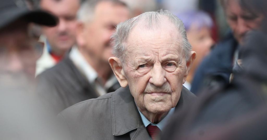 Μίλτος Γιακές: Πέθανε ο τελευταίος κομμουνιστής ηγέτης της Τσεχοσλοβακίας