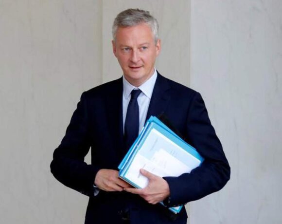 Μακρόν: Με τρία «υπερ υπουργεία» η νέα κυβέρνηση