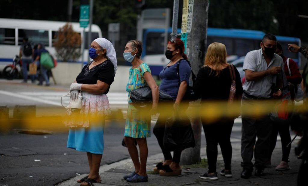 Ο κοροναϊός θερίζει γιατρούς και νοσηλευτικό προσωπικό στο Σαλβαδόρ