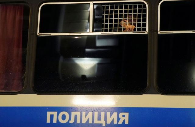 Ρωσία : Κατηγορούμενος καταγγέλλει σεξουαλικά βασανιστήρια από την αστυνομία