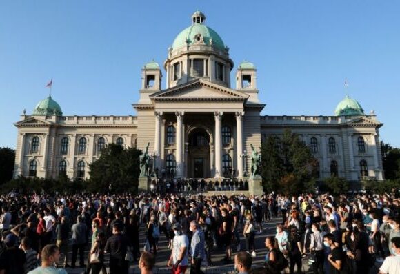 Σερβία: Υπό πίεση το σύστημα υγείας καθώς ο κοροναϊός καλπάζει