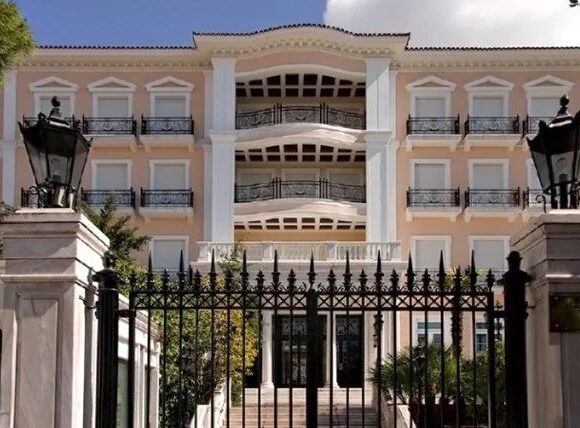 Σχέδια της οικογένειας Λάτση για μεγάλες επενδύσεις στην Ελλάδα