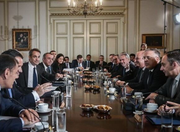 Ταμείο Ανάκαμψης και επιλογή νέου υποδιοικητή στην ΤτΕ στην αυριανή αντζέντα του υπουργικού συμβολίου