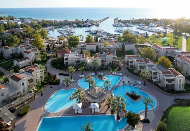 Το Porto Sani υποδέχεται τους πρώτους επισκέπτες του 2020 | ΦΩΤΟ | Video