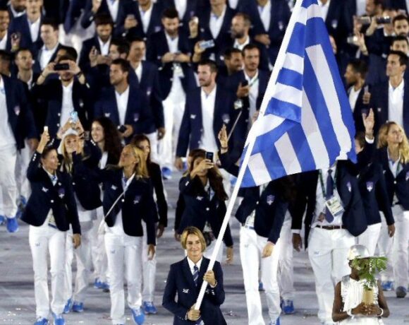 Υπέρ Κακλαμανάκη Ολυμπιονίκες, αθλητές, φίλαθλοι και ο Αυγενάκης