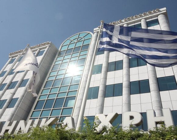 ΧΑ: Ημερήσια πτώση αλλά εβδομαδιαία κέρδη 2,59%