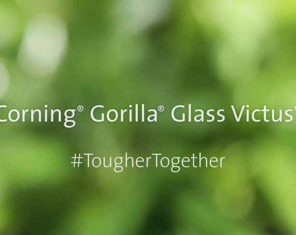 Gorilla Glass Victus: Προσφέρει αντοχή από γρατσουνιές και από πτώσεις έως και 2 μέτρων