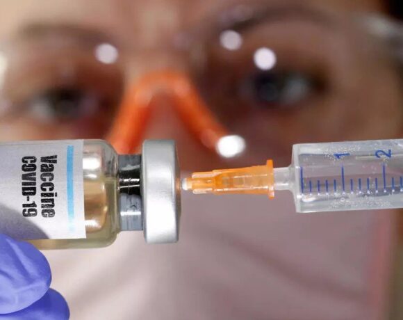 Kορωνοϊός: Κομισιόν και ΕΤΕπ χρηματοδοτούν με 75 εκατ