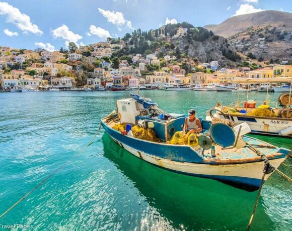 Study: Tourists Trust Greece But Reluctant To Travel