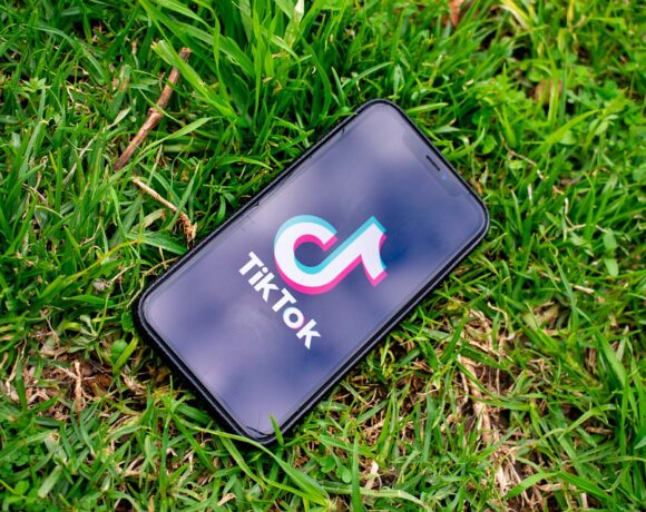 Tiktok : Οι ΗΠΑ εξετάζουν την απαγόρευσή του για λόγους εθνικής ασφάλειας