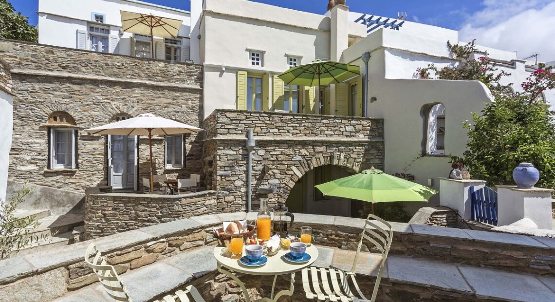 Tinos’ Crossroads Inn Guesthouses Introduce New Health Protocols