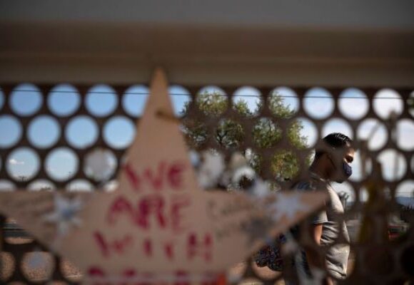 Ένας χρόνος από το μακελειό στο Ελ Πάσο: «Τροφοδοτήθηκε από μίσος και μισαλλοδοξία»