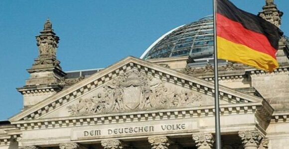Βερολίνο: «Λάθος μήνυμα οι έρευνες» – Βρισκόμαστε σε επαφή με τις δύο πλευρές