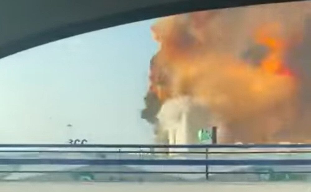 Βηρυτός: Σοκαριστικό βίντεο – Ζημιές σε αυτοκίνητο καθ’ οδόν από το ωστικό κύμα