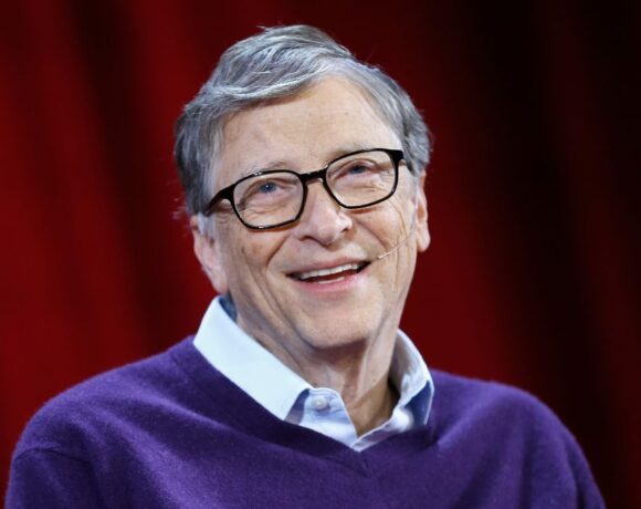 Γκέιτς: Το μεγαλύτερο πρόβλημα στις ΗΠΑ με τον κορωνοϊό είναι η ηλιθιότητα