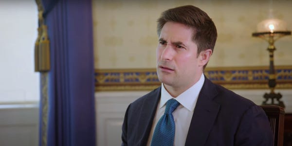 «Δεν μπορείς να το κάνεις αυτό»: Απίστευτος Τραμπ σε δημοσιογράφο που τον «στρίμωξε» για τον κοροναϊό