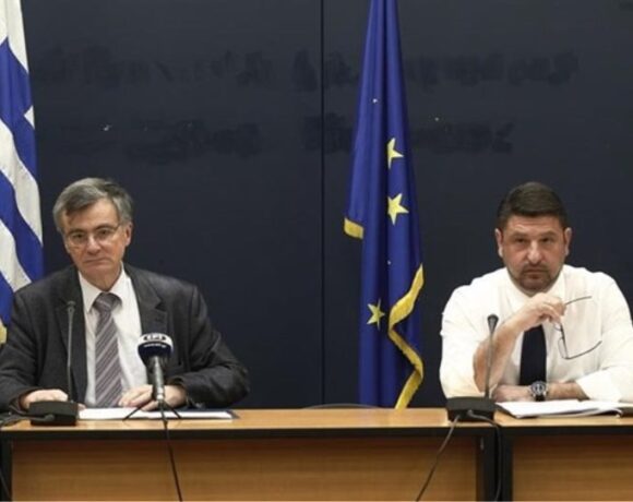 Επιστρέφουν Τσιόδρας – Χαρδαλιάς μετά την έξαρση των κρουσμάτων