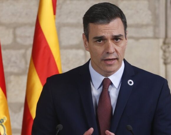 Ετοιμη να καταβάσει στρατό στους δρόμους η Ισπανία για να αντιμετωπίσει το δεύτερο κύμα Covid 19