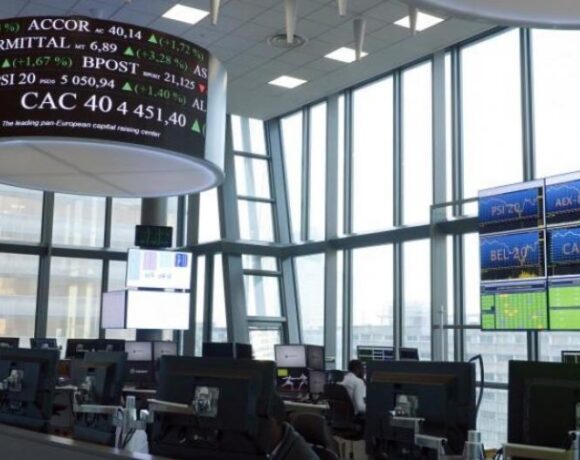 Κοκκίνισαν οι ευρωαγορές, απώλειες άνω του 1% στα χρηματιστήρια