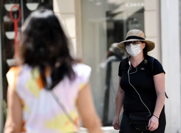 Κοροναϊός: Απόφαση για υποχρεωτική χρήση μάσκας σε κλειστούς χώρους στην Ιταλία