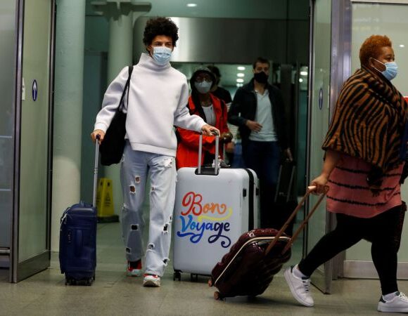 Κοροναϊός : Νέα ρεκόρ κρουσμάτων ανακοίνωσαν Παρίσι και Λονδίνο