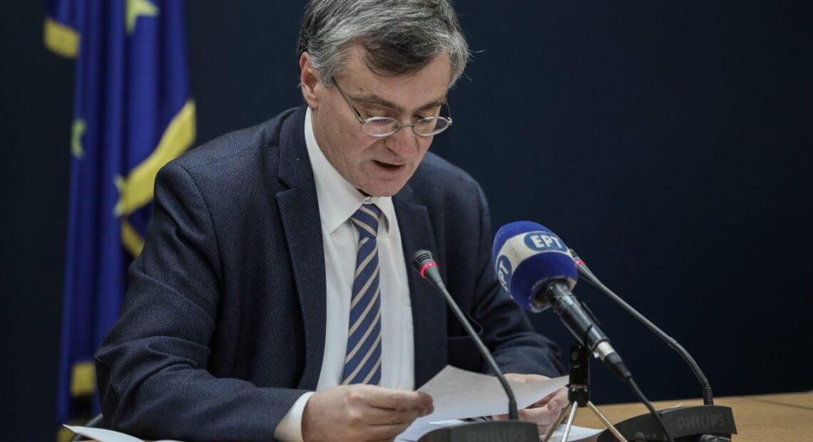 Κορωνοϊός: 15 ημέρες «στο κόκκινο» – «Καμπανάκι» για τους νέους και τον συνωστισμό