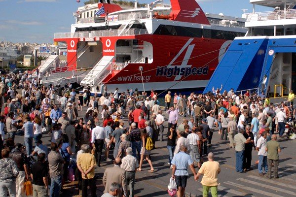 Κορωνοϊός: Δειγματοληπτικοί έλεγχοι σε ταξιδιώτες που επιστρέφουν σε Πειραιά και Ραφήνα