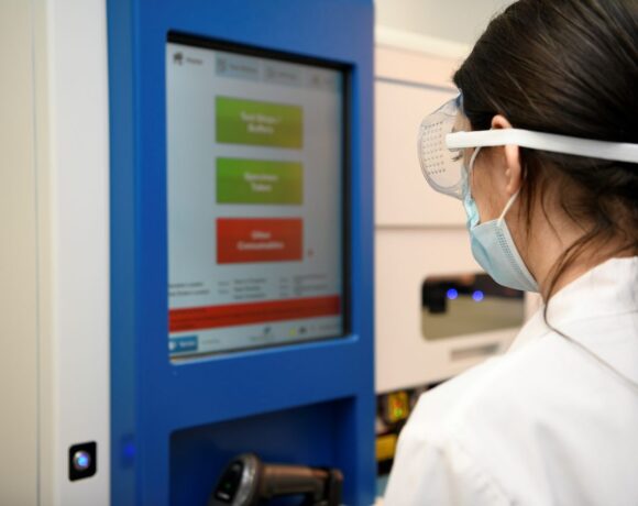 Κορωνοϊός: Θετική ιερόδουλη σε νησί