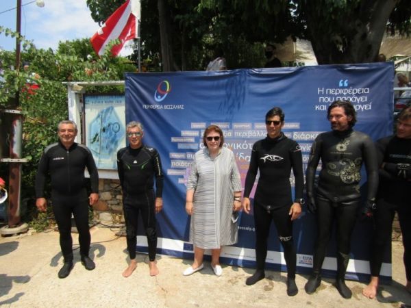 Λαμπερά εγκαίνια για το πρώτο υποβρύχιο μουσείο στην Ελλάδα [εικόνες & βίντεο]