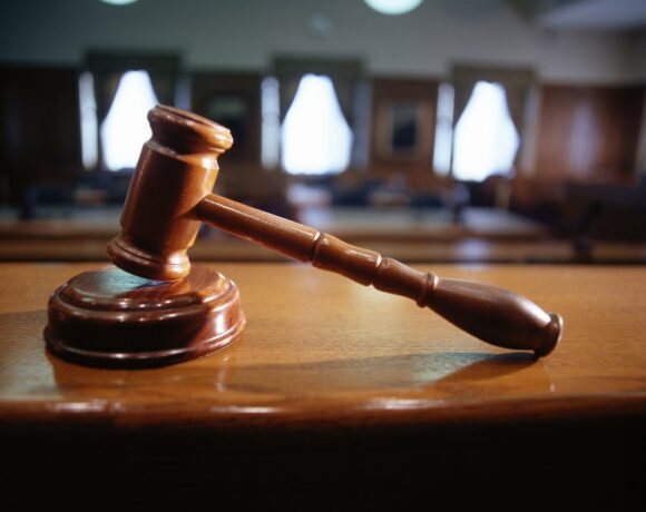 Με χρέη 234 δισ