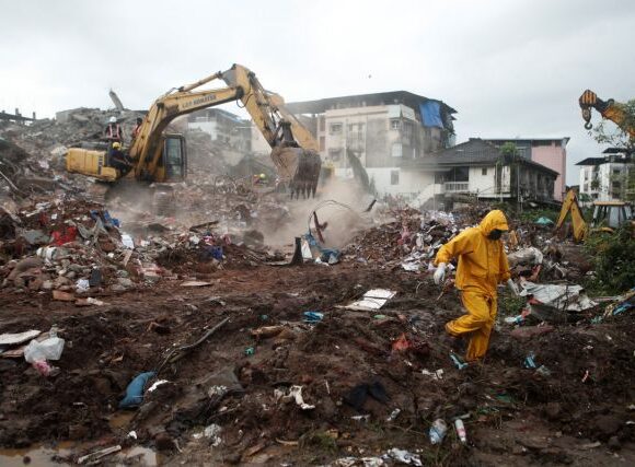 Μουμπάι: Κατάρρευση πενταώροφου κτιρίου – Δεκάδες εγκλωβισμένοι