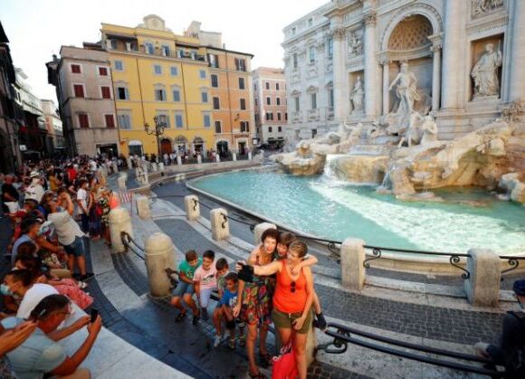 Ο κοροναϊός «χτυπά» και πάλι την Ιταλία: Ρεκόρ κρουσμάτων στη Ρώμη – Εκκληση στους νέους