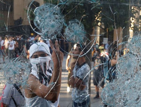 Οργή στη Βηρυτό για την κυβέρνηση – «Βροχή» οι παραιτήσεις υπουργών
