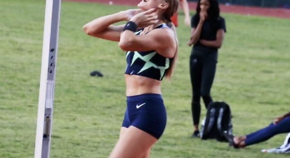 Πέταξε η Ναζότ, Νο6 όλων των εποχών στον ανοιχτό