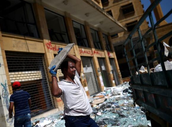 «Παραιτηθείτε ή κρεμαστείτε» – Οργή διαδηλωτών στη Βηρυτό κατά της κυβέρνησης