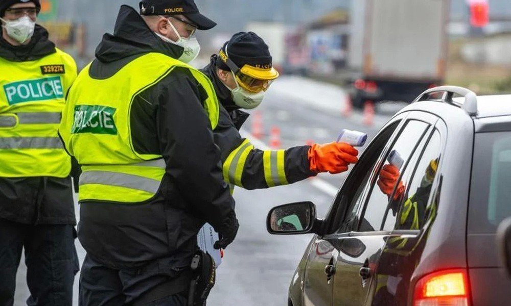 Σέρνουν στα δικαστήρια την εταιρεία που έφερε τον κορωνοϊό στην Ευρώπη;