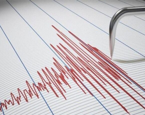 Σεισμική δόνηση 6,9 βαθμών ανοιχτά της Ινδονησίας