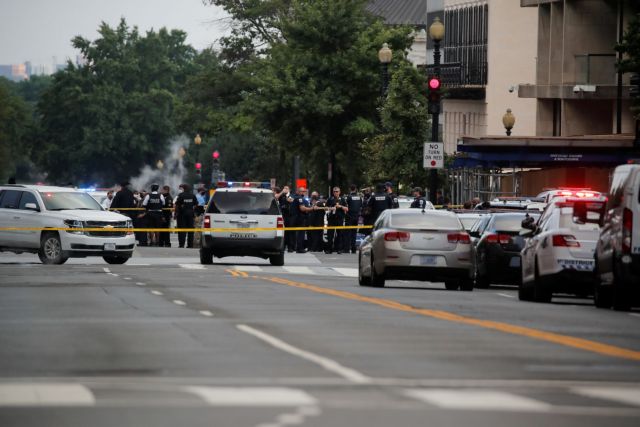 Συναγερμός : «Φυγάδευσαν» τον Τραμπ – Επεισόδιο με ένοπλο έξω από τον Λευκό Οίκο