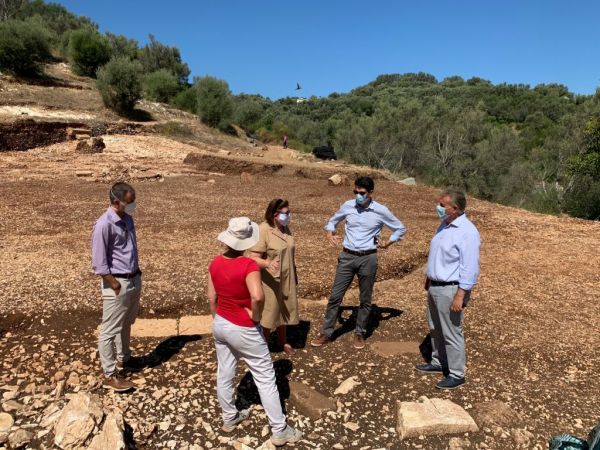 Τριήμερη επίσκεψη Μενδώνη στη Λευκάδα – Αυτοψία στο κάστρο της Αγίας Μαύρας και στο Αρχαίο Θέατρο