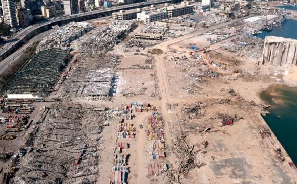 Τυφλή οργή στη Βηρυτό – Μαρτυρία : «Σήμερα θρηνούμε, αύριο καθαρίζουμε, μεθαύριο τους κρεμάμε», λένε οι πολίτες