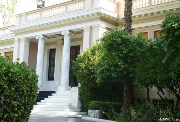 Spiegel : Η Αθήνα δεν πιέζει για κυρώσεις άμεσα στην Τουρκία