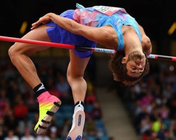 Wa: Εξέδωσε λίστα με εγκεκριμένα μοντέλα παπουτσιών