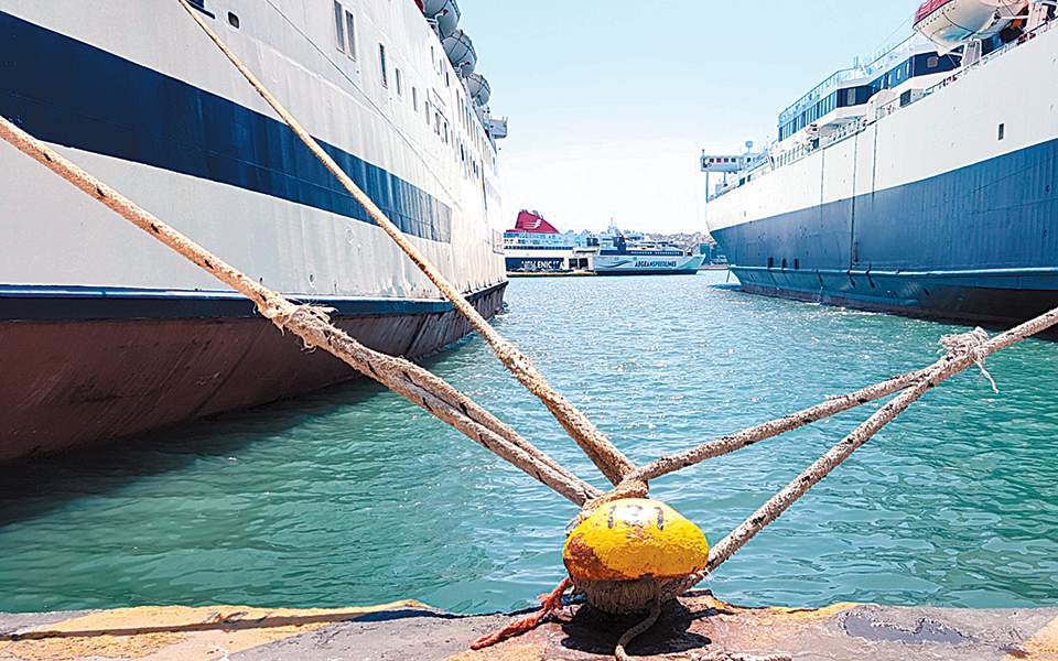 Ακτοπλοΐα: Μείωση τζίρου 300 εκατ