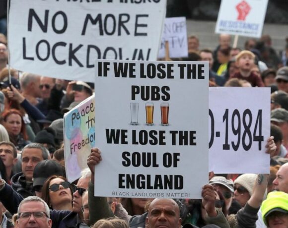 Βρετανία: Επεισόδια στο Λονδίνο σε συγκέντρωση κατά των νέων περιοριστικών μέτρων