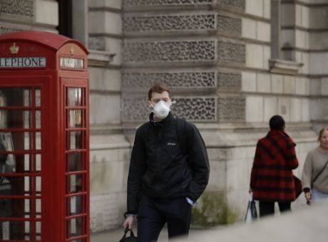 Βρετανία: Ξεπέρασαν τις 6